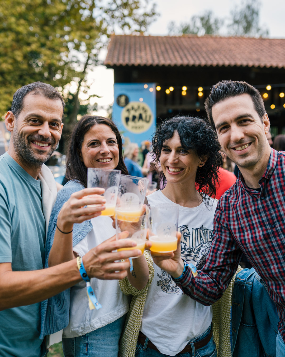 Público disfrutando de la música en directo en GastroPrau Fest 2026, Gijón