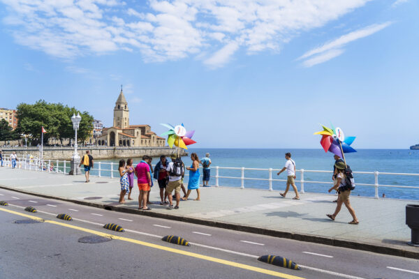 Imagen de un Street Marketing en Gijón asturias
